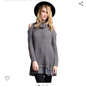 Easel Cold Shoulder Turtleneck sweater